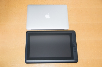 MacBook Air(와)과의 가로폭 비교: (c)Bisoh