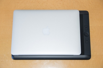 MacBook Air(와)과 거듭해 비교.HD비율이기 때문에 꽤 횡장: (c)Bisoh