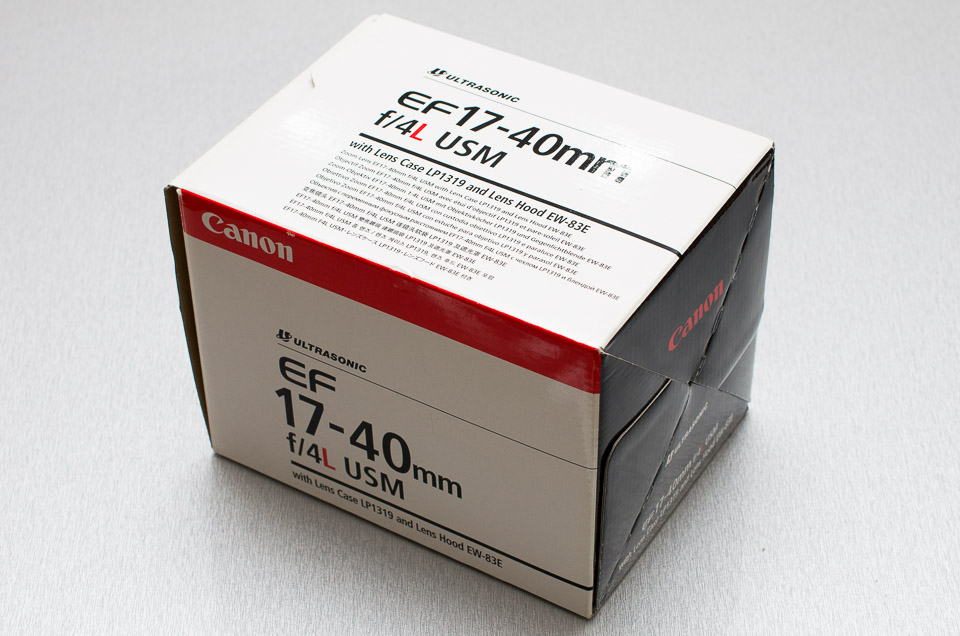 EF17-40mm f4L USMの箱