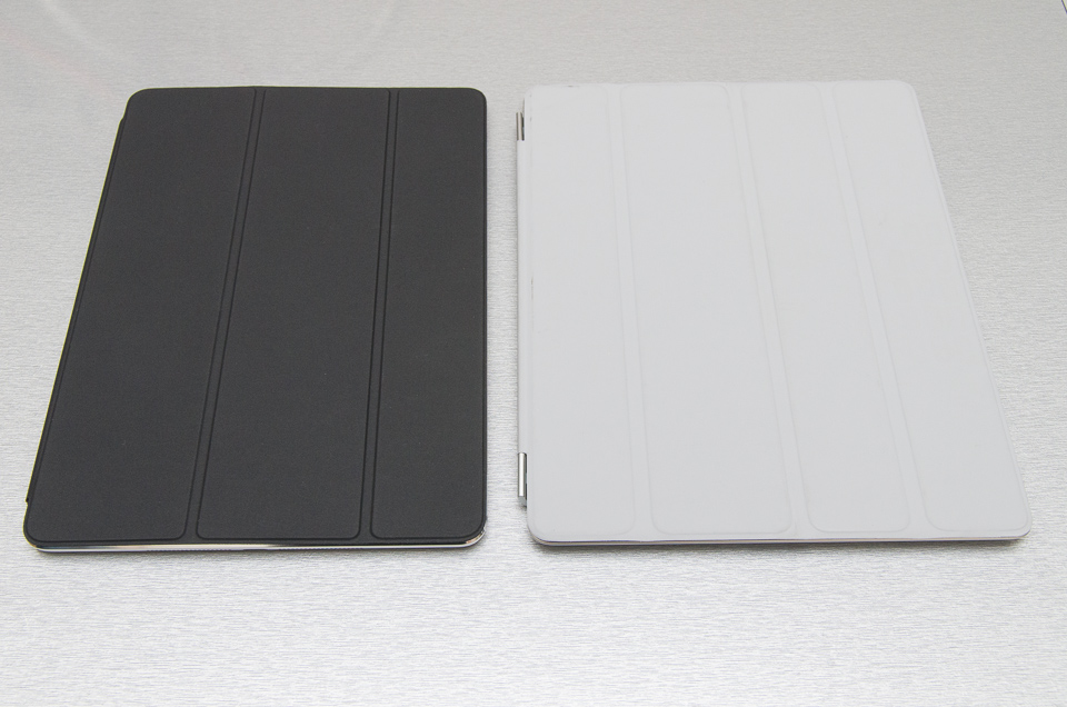 iPad AirとiPad 2にスマートカバーをつけたところ