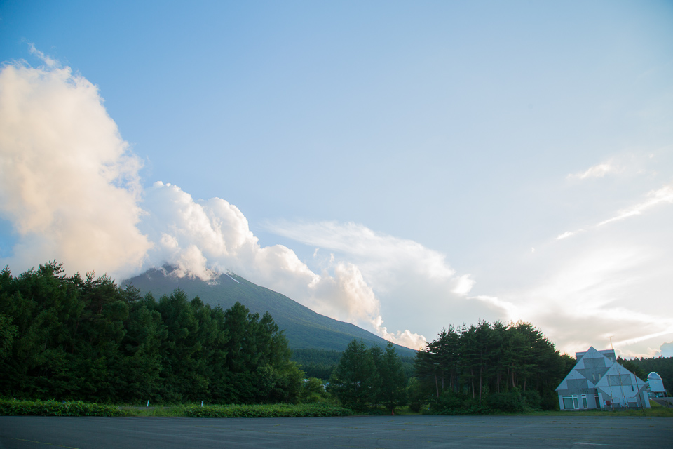 遠くに見える岩手山