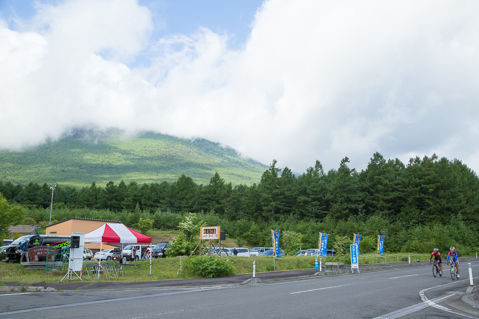 早朝のスタート地点、いよいよ日本一を目指した戦いが始まる