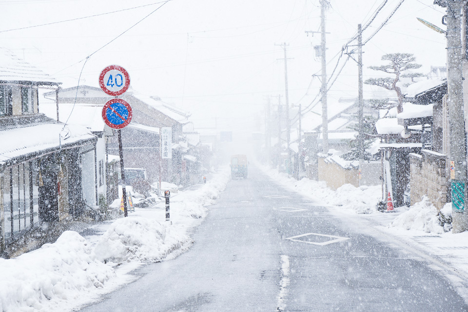 幹線道路も翌朝は凍っていそう