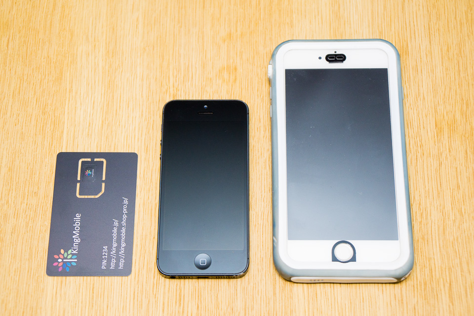 アクティベーションSIMカード、iPhone 5、iPhone 6 Plusの大きさ比較