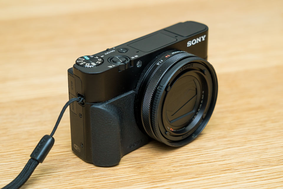 フィルターホルダーをRX100M5に取り付けたところ