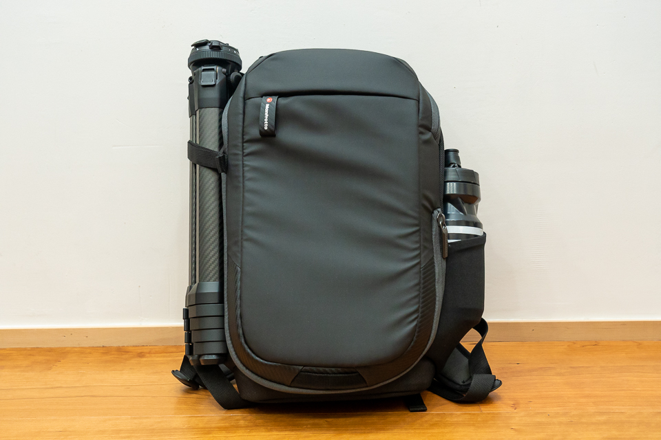 Peak Design Travel TripodならMB MA2-BP-Cにピッタリ。まさに旅用三脚