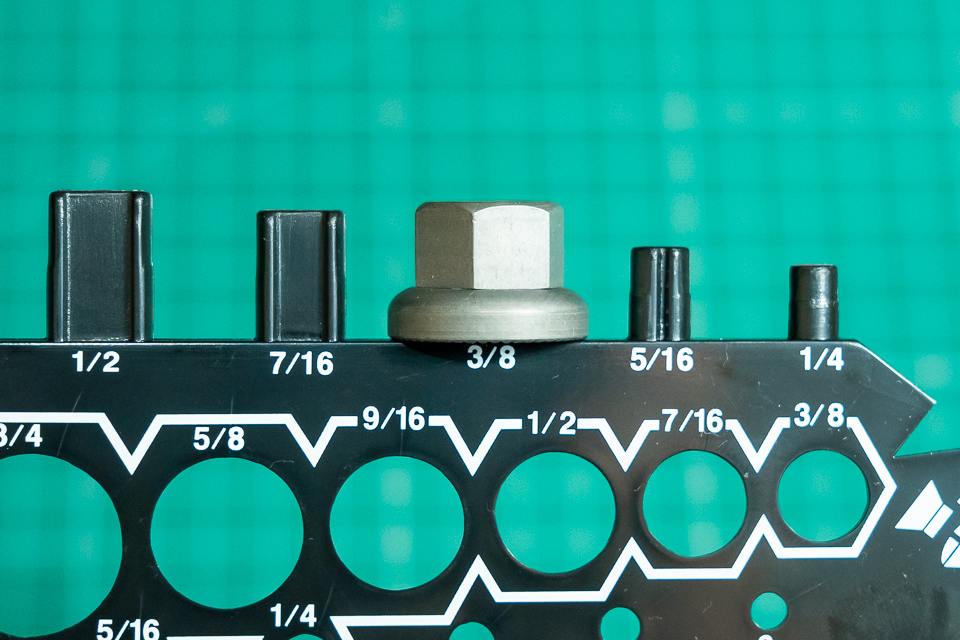 ナット径は3/8