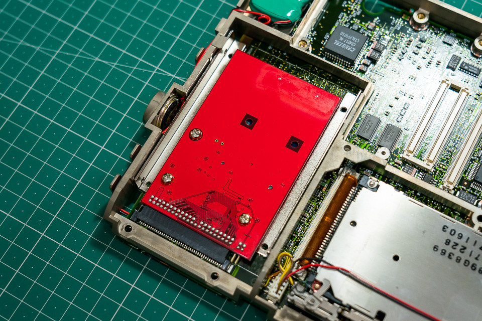 SSDの載ったmSATA→IDE変換ボードをPB2400cに接続