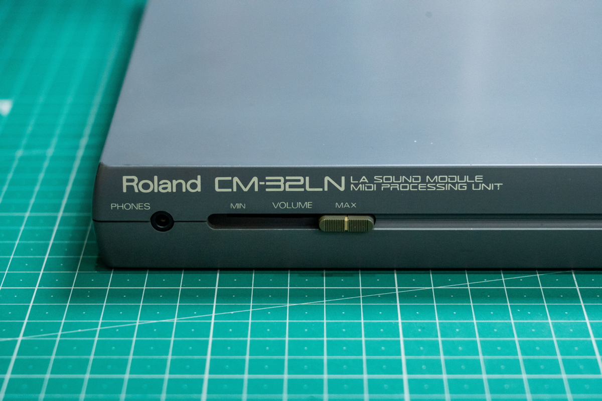 ローランド製MIDI音源「CM-32LN」を分解修理してX68000で鳴らす | 巨大